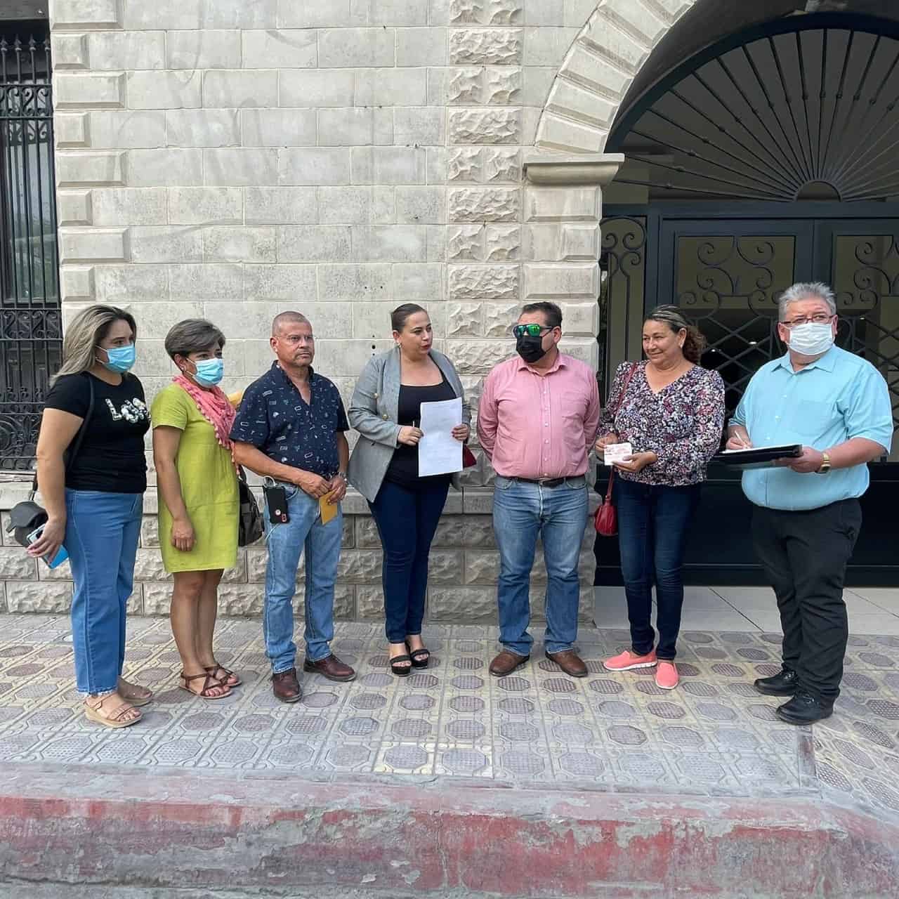 El Comité Central y Comité Pro Reinado hicieron la entrega del primer premio de la Tradicional Rifa.