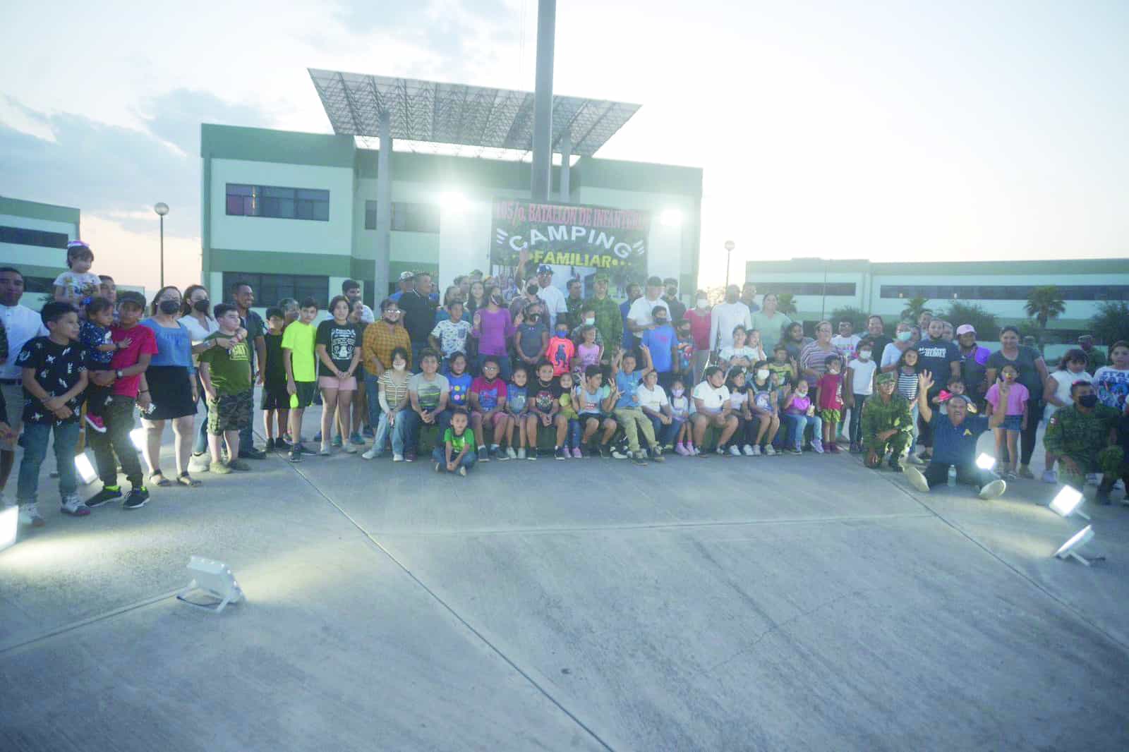 Las familias disfrutaron de actividades en conjunto con elementos del 105 batallón así como personal del municipio.