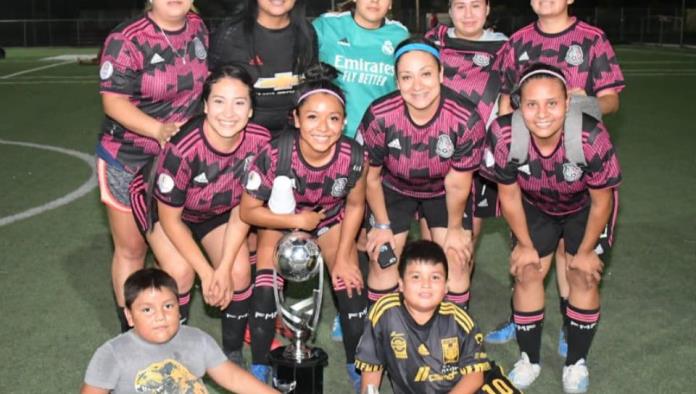 Culmina liga femenil de futbol 7 en Nava