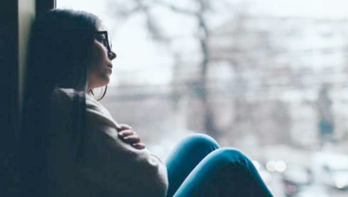 Además de promover un centro de atención para personas con problemas mentales, también atiende las líneas de la vida para atender el tema relacionado con el suicidio.