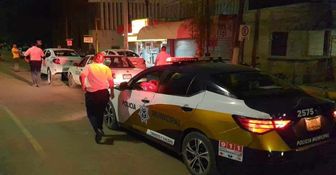 Se impacta contra taxista Y se da a la fuga