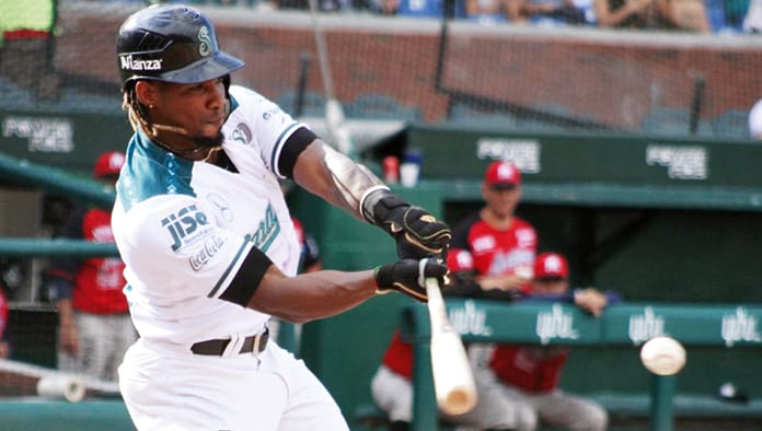 Rainel Rosario dueño de la triple corona.