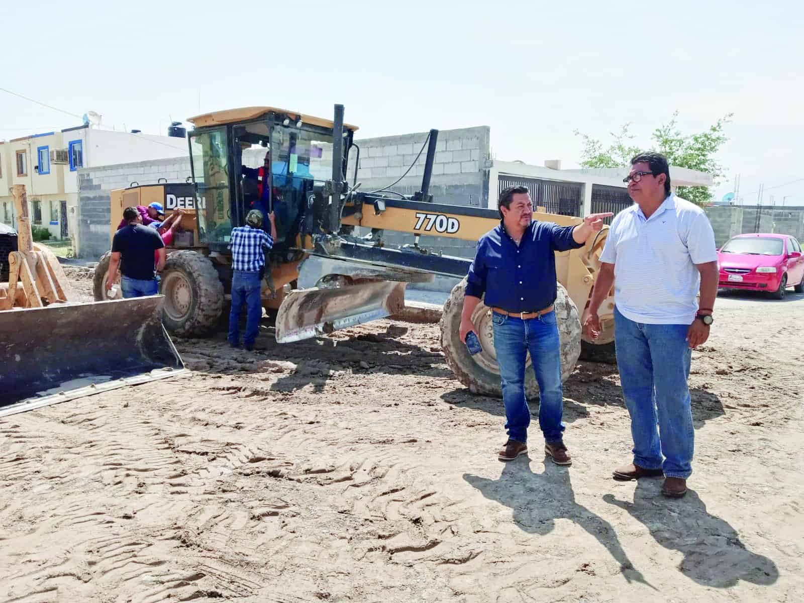 El alcalde Roberto Piña Amaya, llegó a la colonia Jardines Aeropuerto.