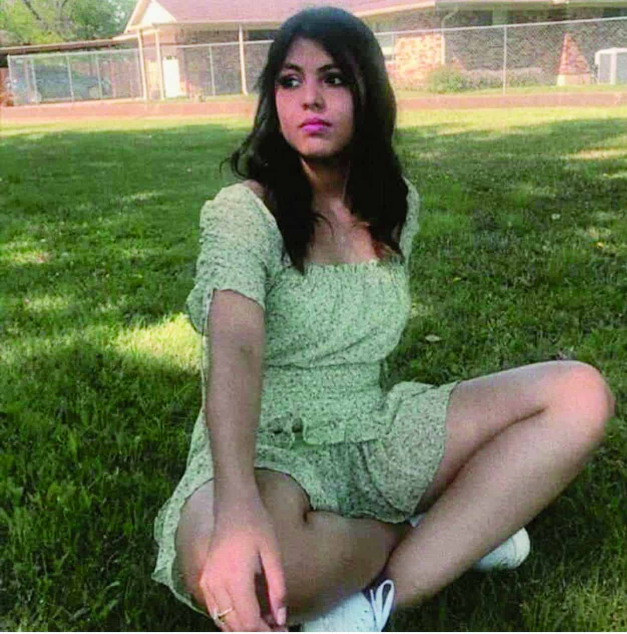 Grave mujer motociclista 