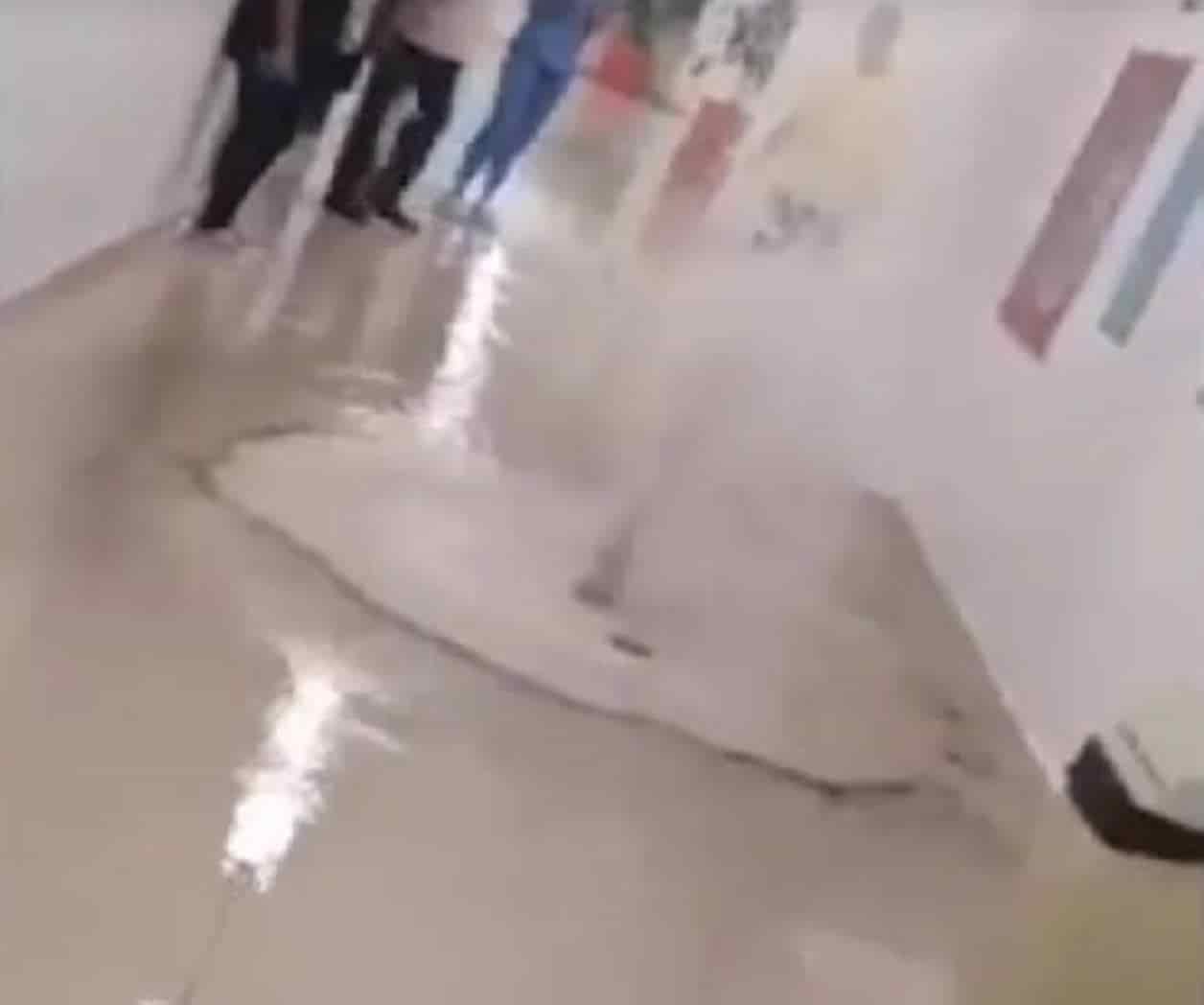 Se inunda nuevo hospital de Querétaro tras fuerte lluvia