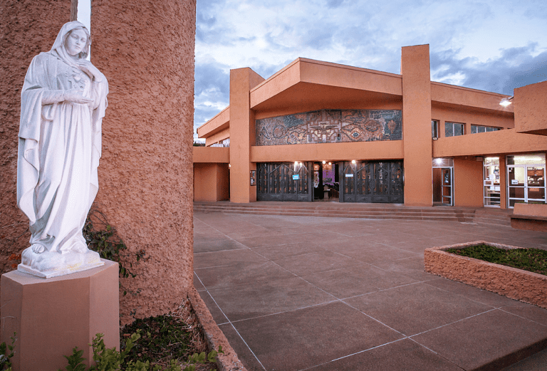 Fueron 17 jóvenes los que ingresaron al seminario para convertirse en sacerdotes.