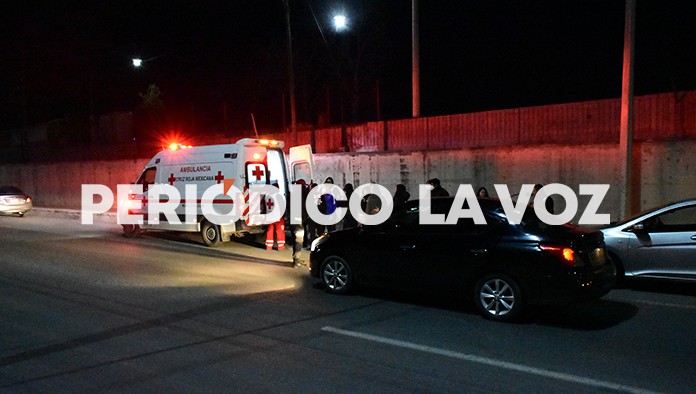 El sujeto se encontraba tirado a un costado de la carretera, siendo reportado por conductores que pasaban por el lugar.