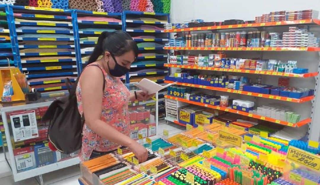 Cesar Chávez Ramón dijo que los incrementos en el costo de la canasta básica han repercutido también en la venta de útiles escolares.
