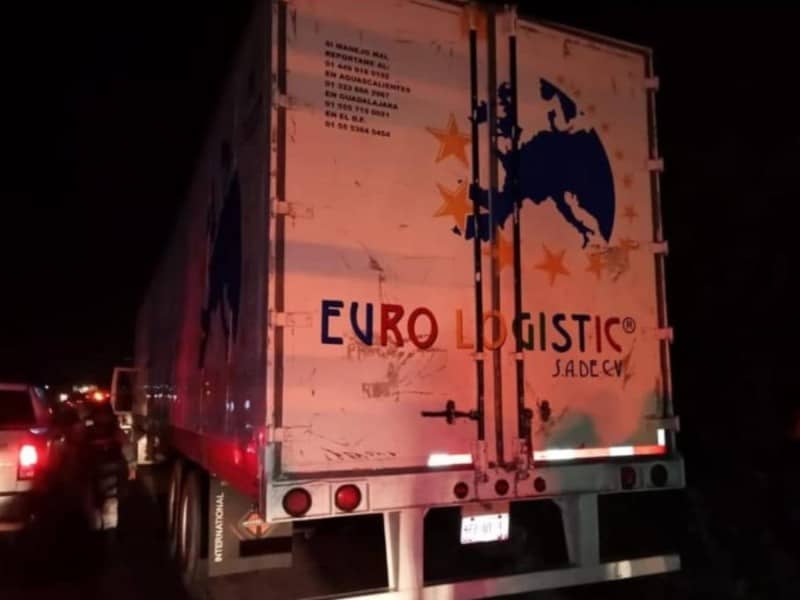 400 migrantes fueron abandonados dentro de un tráiler en Veracruz