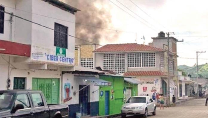 Le queman casa a alcalde de Huitiupán por falta de obras