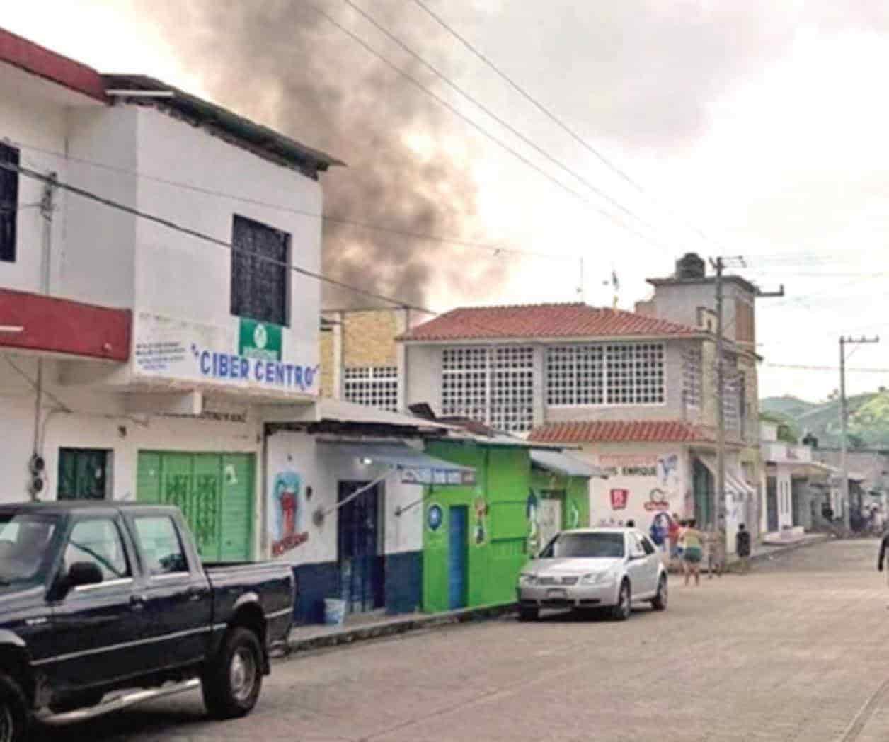 Le queman casa a alcalde de Huitiupán por falta de obras