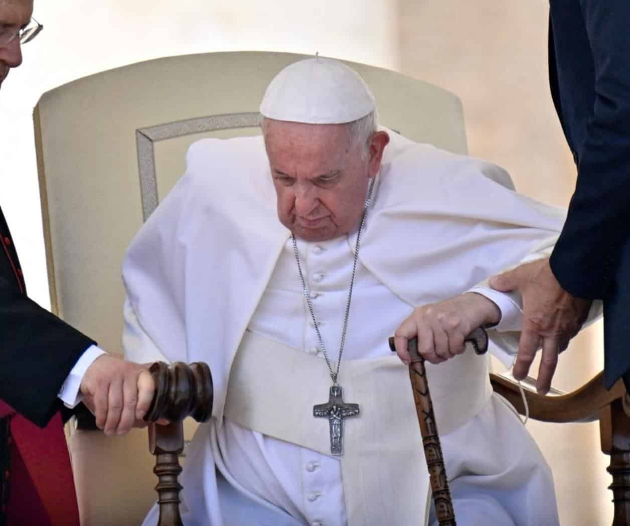 Papa Francisco no descarta renunciar a sus pontificado