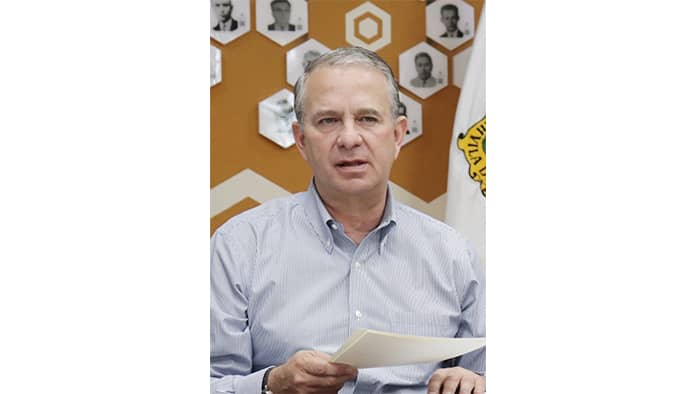 El Secretario de Educación de Coahuila, Francisco Saracho Navarro.