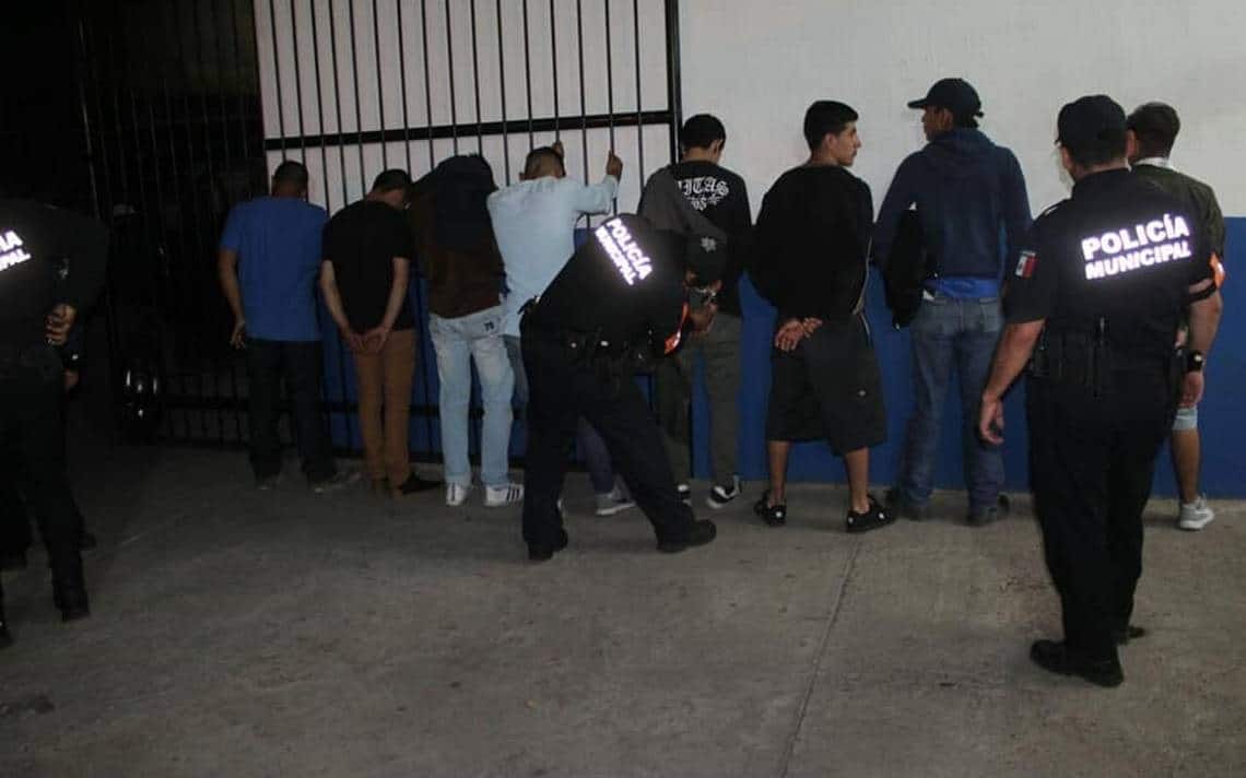 Reportan a jovencitos en la colonia de Praderas.