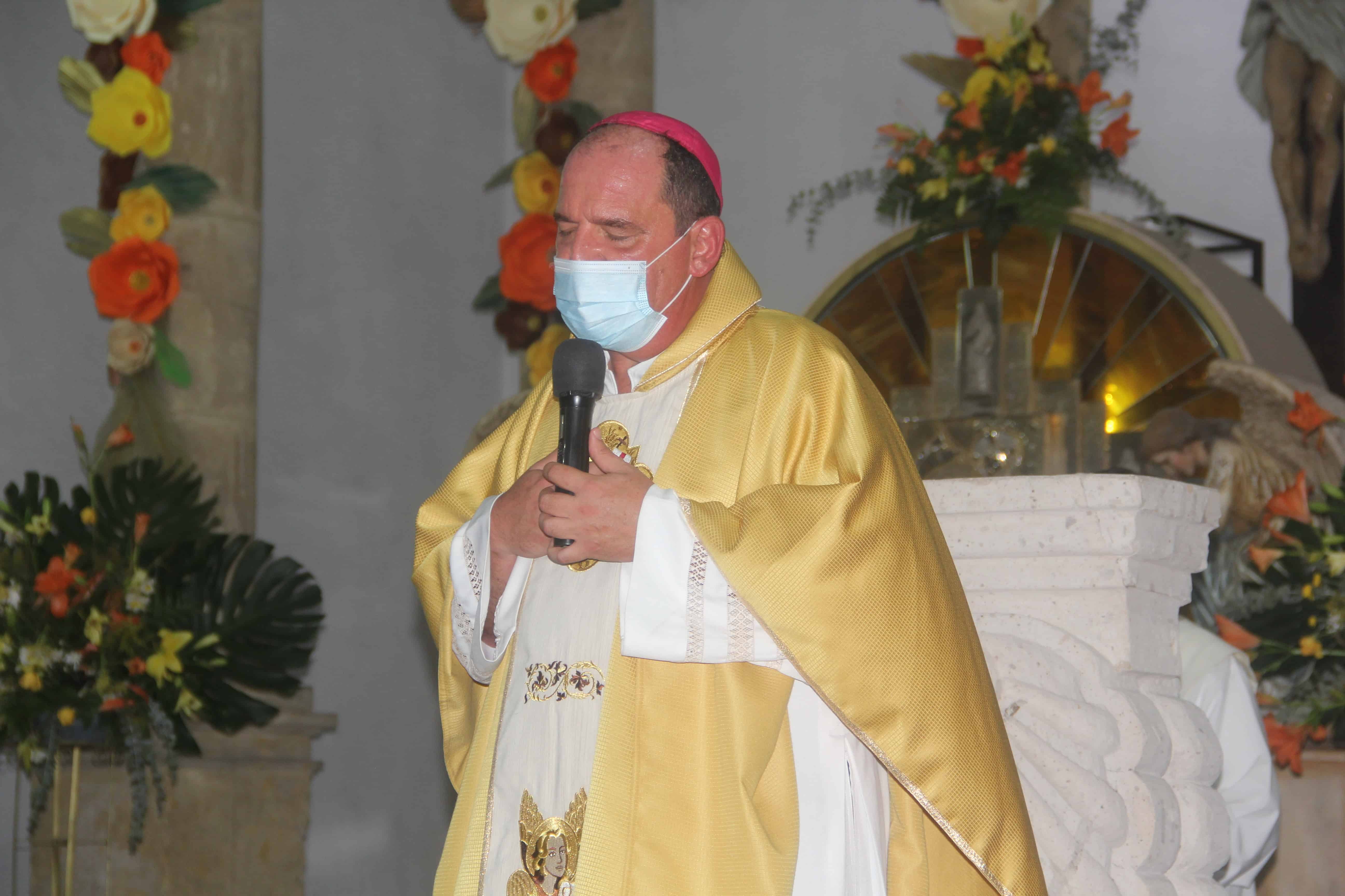 “Tratamos de hacer lo posible con los recursos que se tienen”, dijo el Obispo de la Diócesis de Saltillo Hilario González.