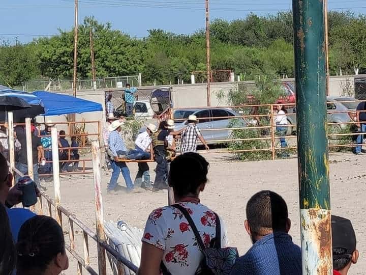 ¡Riña en rodeo! Pone en riesgo la seguridad de las familias en Rosita 