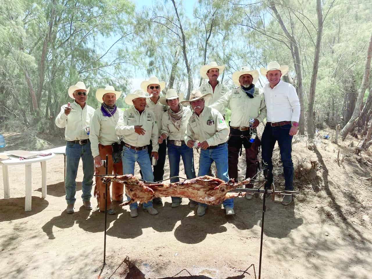 Asombrosa Cabalgata con miles de jinetes