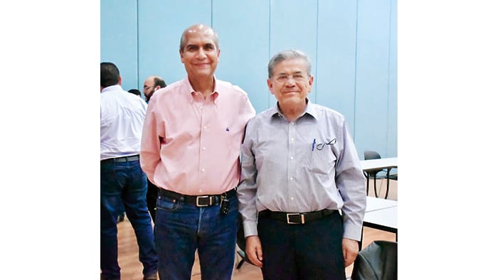 En la reunión sostenida el fin de semana pasado entre el alcalde, Mario Dávila y el rector de la UA de C, Salvador Hernández, se autorizó la apertura de la extensión de la Facultad de Jurisprudencia.