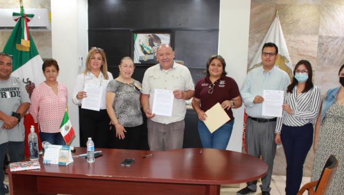 Firman convenio Castaños e ICATEC
