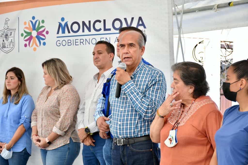 El alcalde Mario Dávila, informó que por semana se visita de tres a cuatro colonias, ya sea para arrancar obras o para llevar programas de beneficio social, como el PAC y EL BAC.