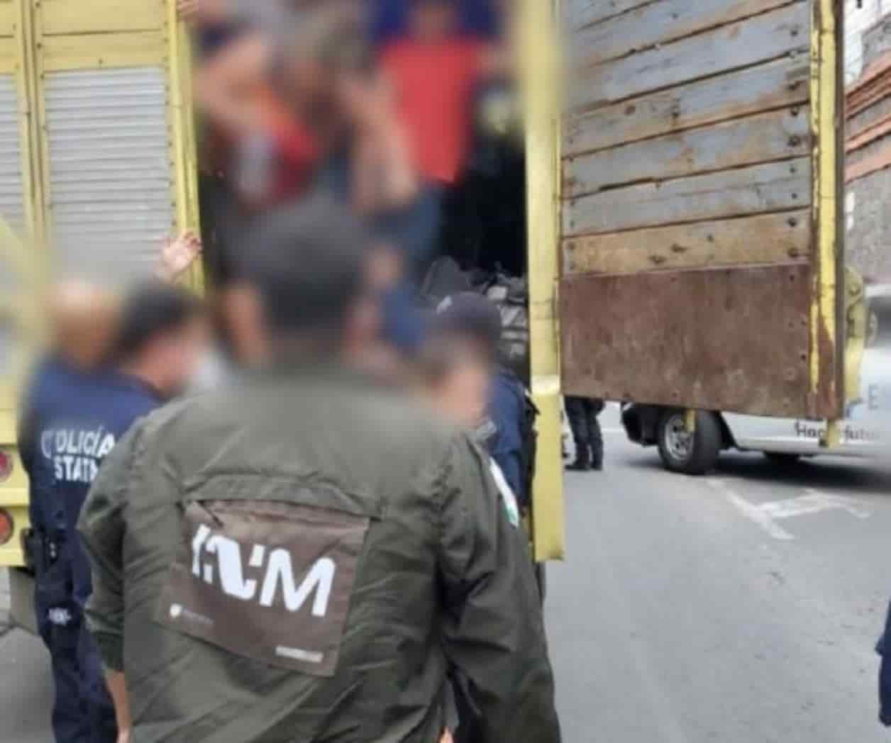 INM rescata a 116 migrantes hacinados en un camión en Puebla