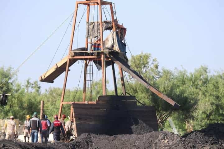 Se siguen restableciendo los tres mineros internados.