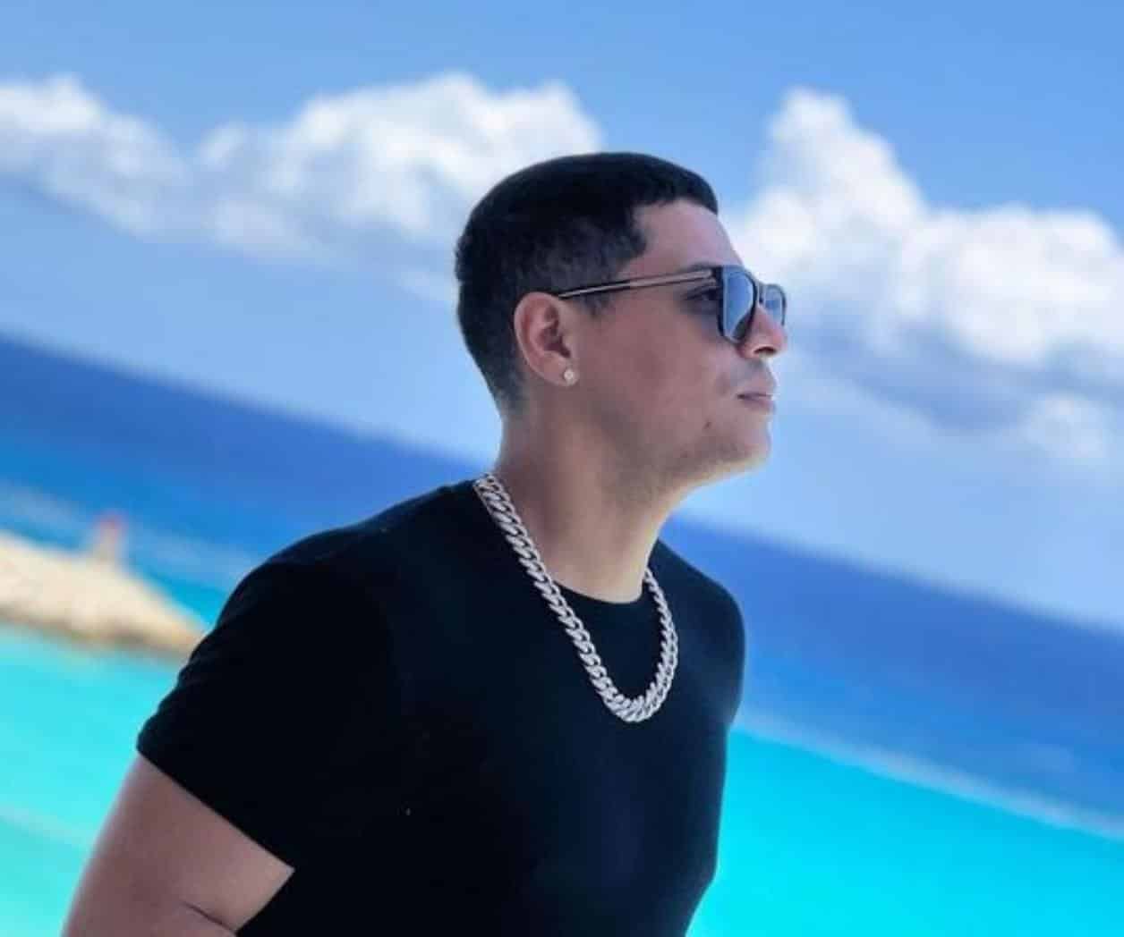 Eduin Caz revela que se hipnotiza para cantar mejor