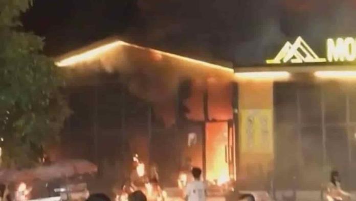 Se incendia una discoteca de Tailandia; Hay 13 muertos y 40 heridos