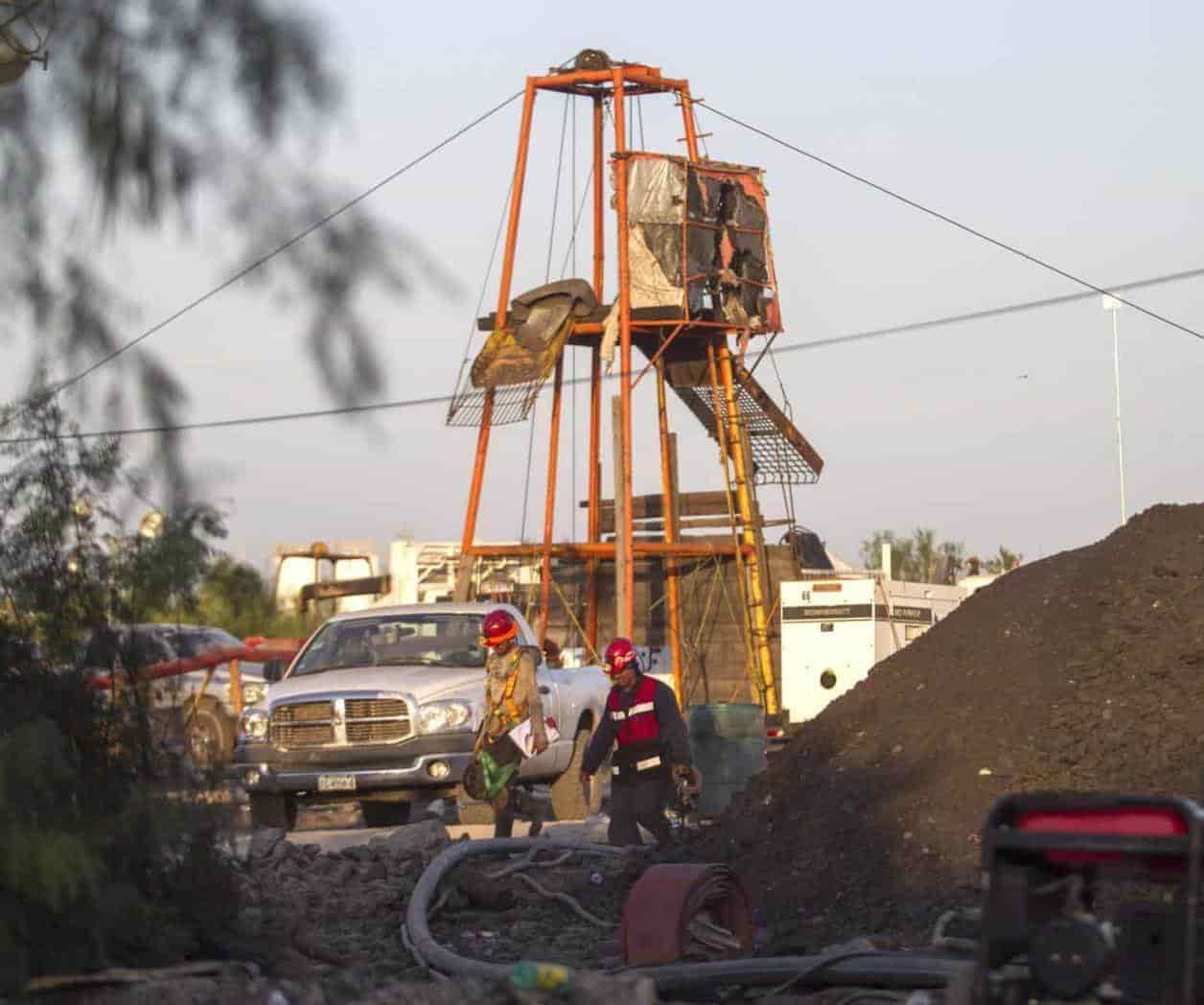 Dia decisivo en el rescate de 10 mineros; Señala AMLO