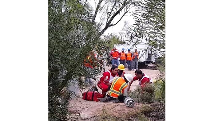 Trabajador de CFE cayó de cinco metros de altura mientras rebajaba en las bombas de agua.