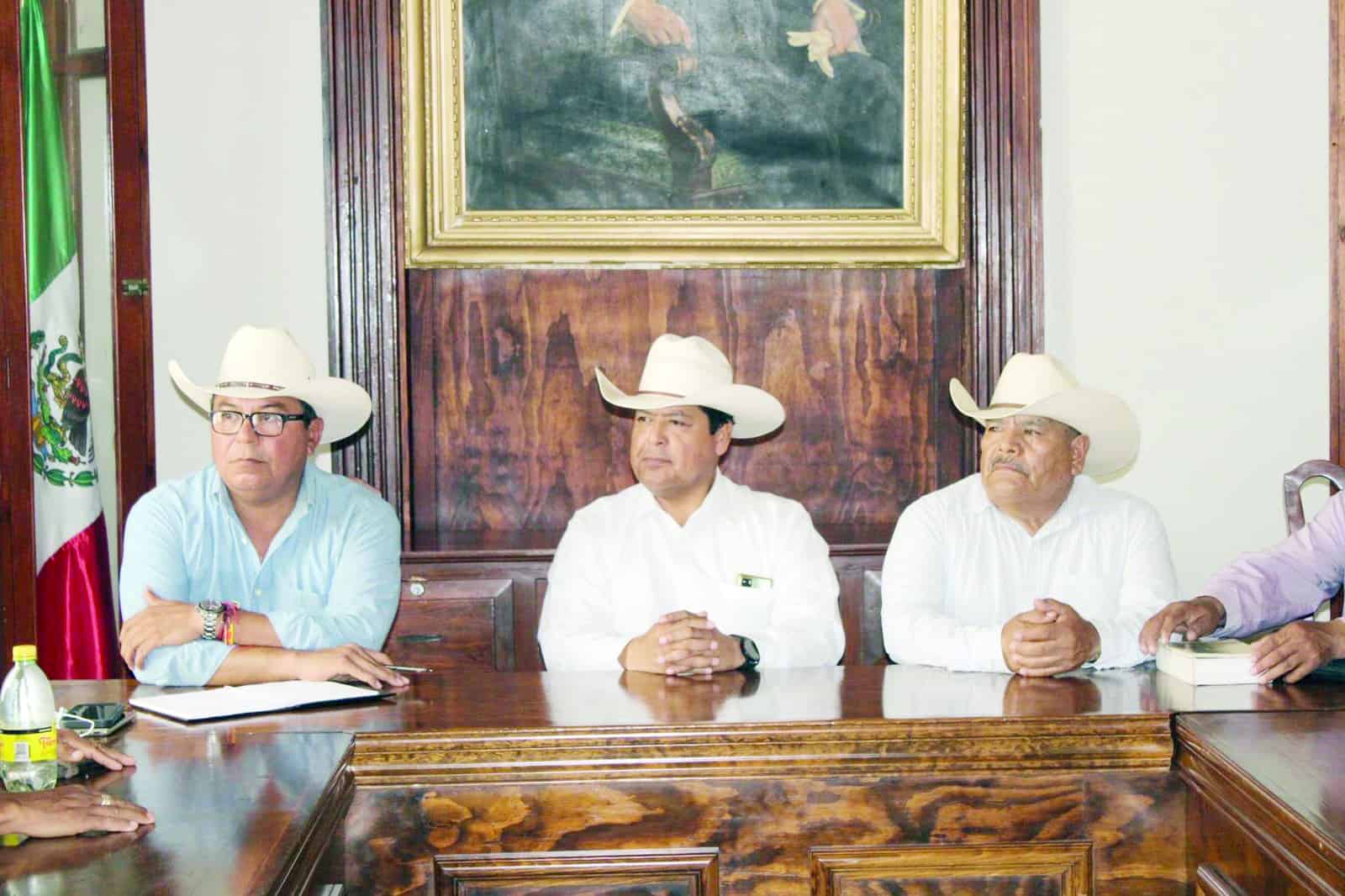 Acuerdan Alcaldes de la región un reparto equitativo del agua de la saca salda.