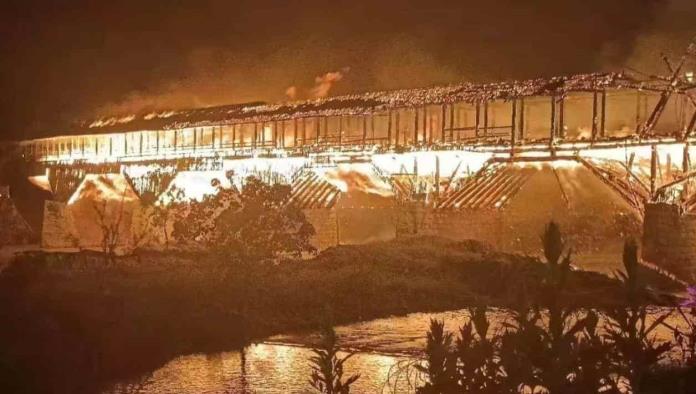 Se quema puente de 900 años de antigüedad en China