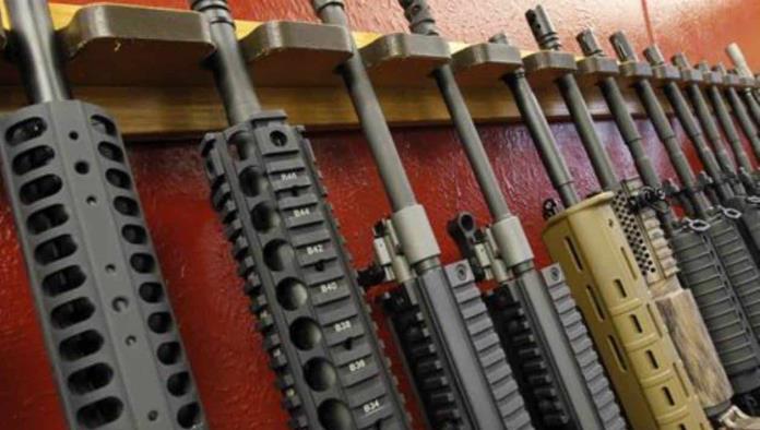 Escuelas de Carolina del Norte guardarán armas en caso de un tiroteo