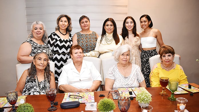 Mónica en la dulce espera