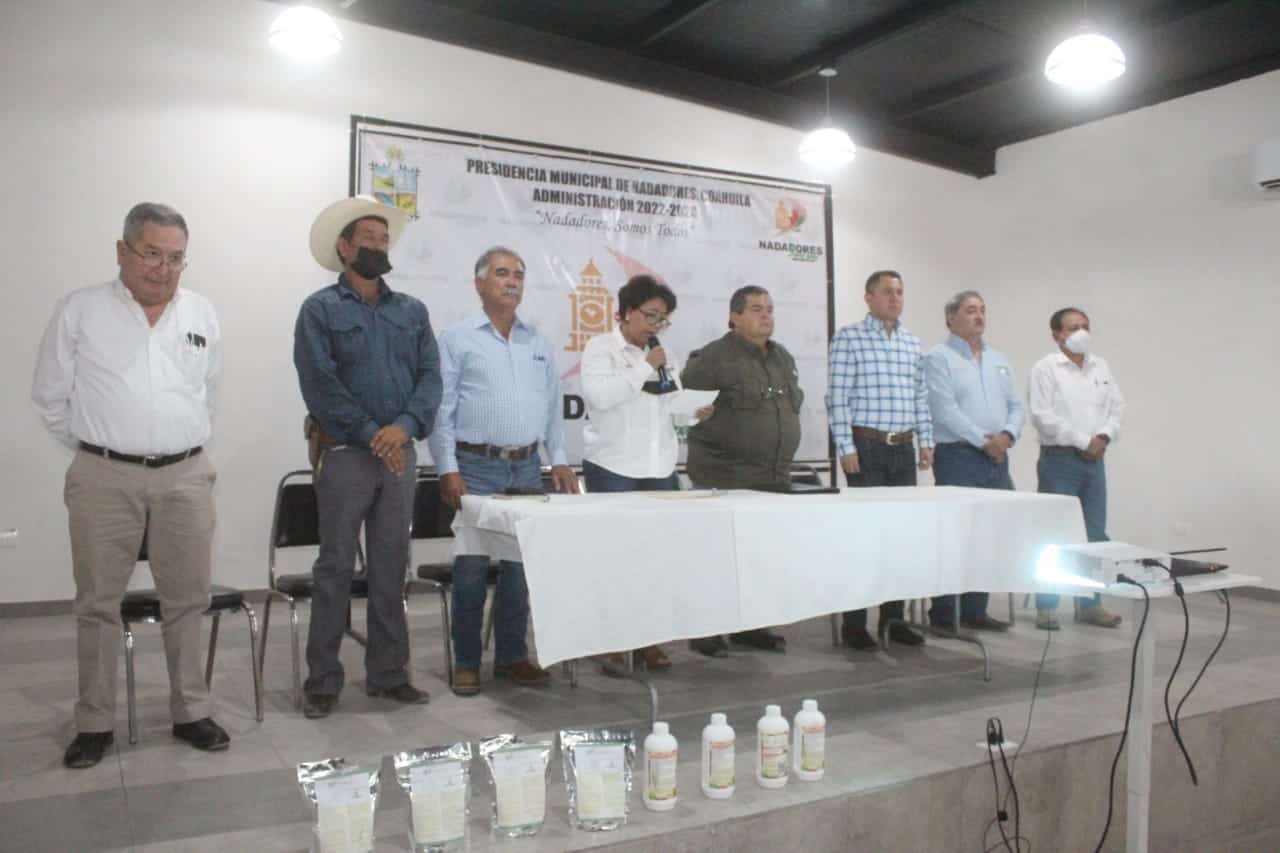 El alcalde Hugo Iván Lozano Sánchez asistió al  informe de resultados de la plantación de trigo harinero de otoño invierno.