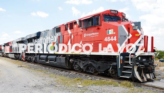 Impacta tren a pipa de gasolina