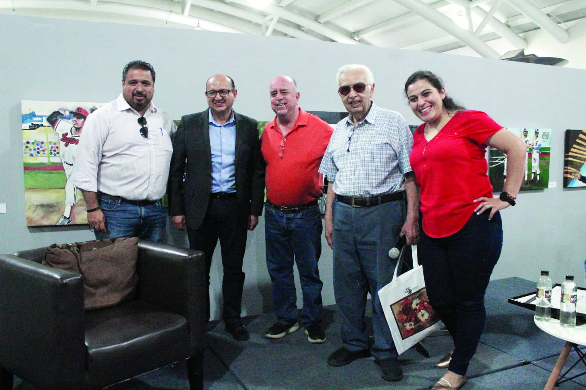 Exponen conferencia en exposición 97 años de historias LMB