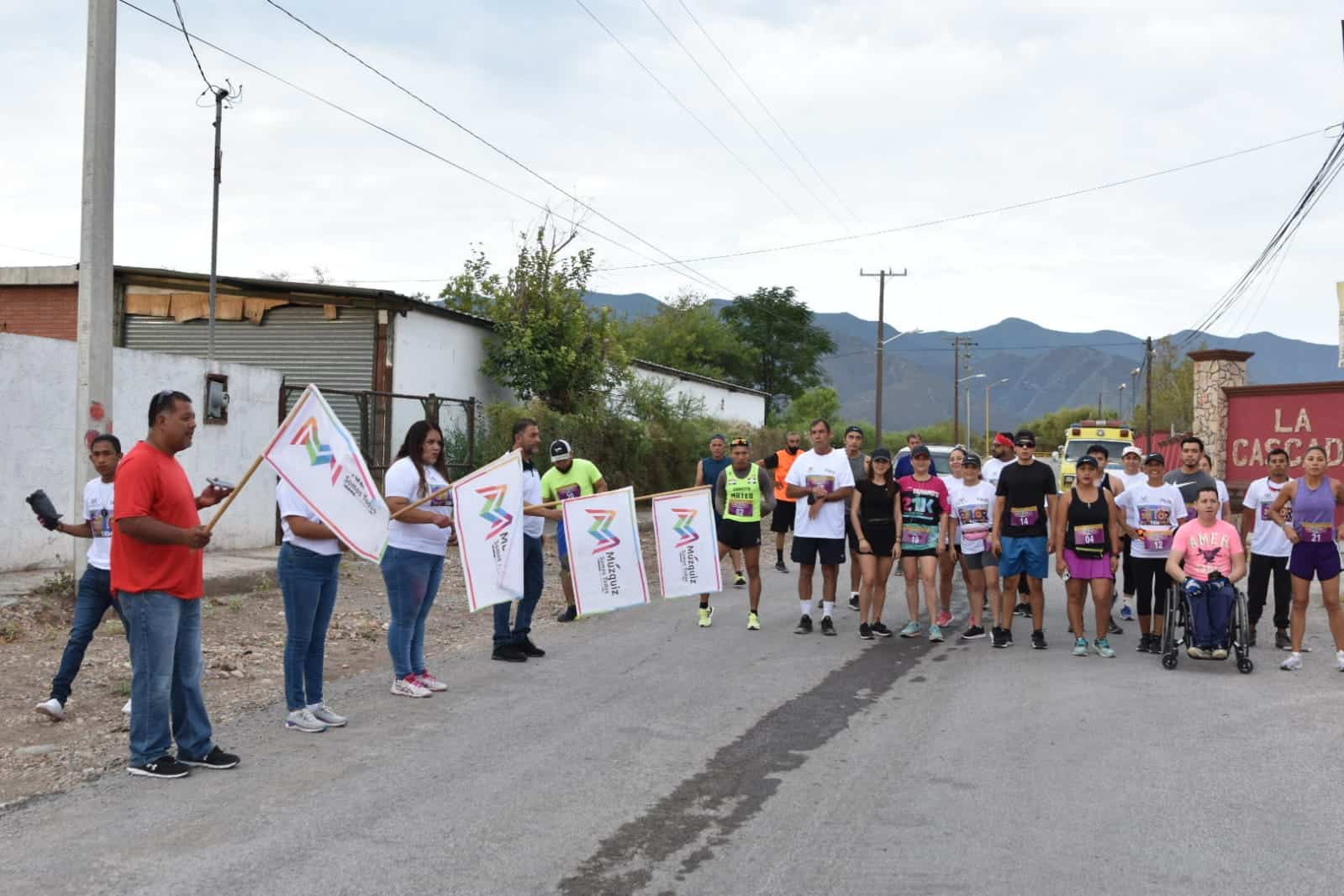 JÓVENES DE MÚZQUIZ VIVIERON CARRERA DE COLOR