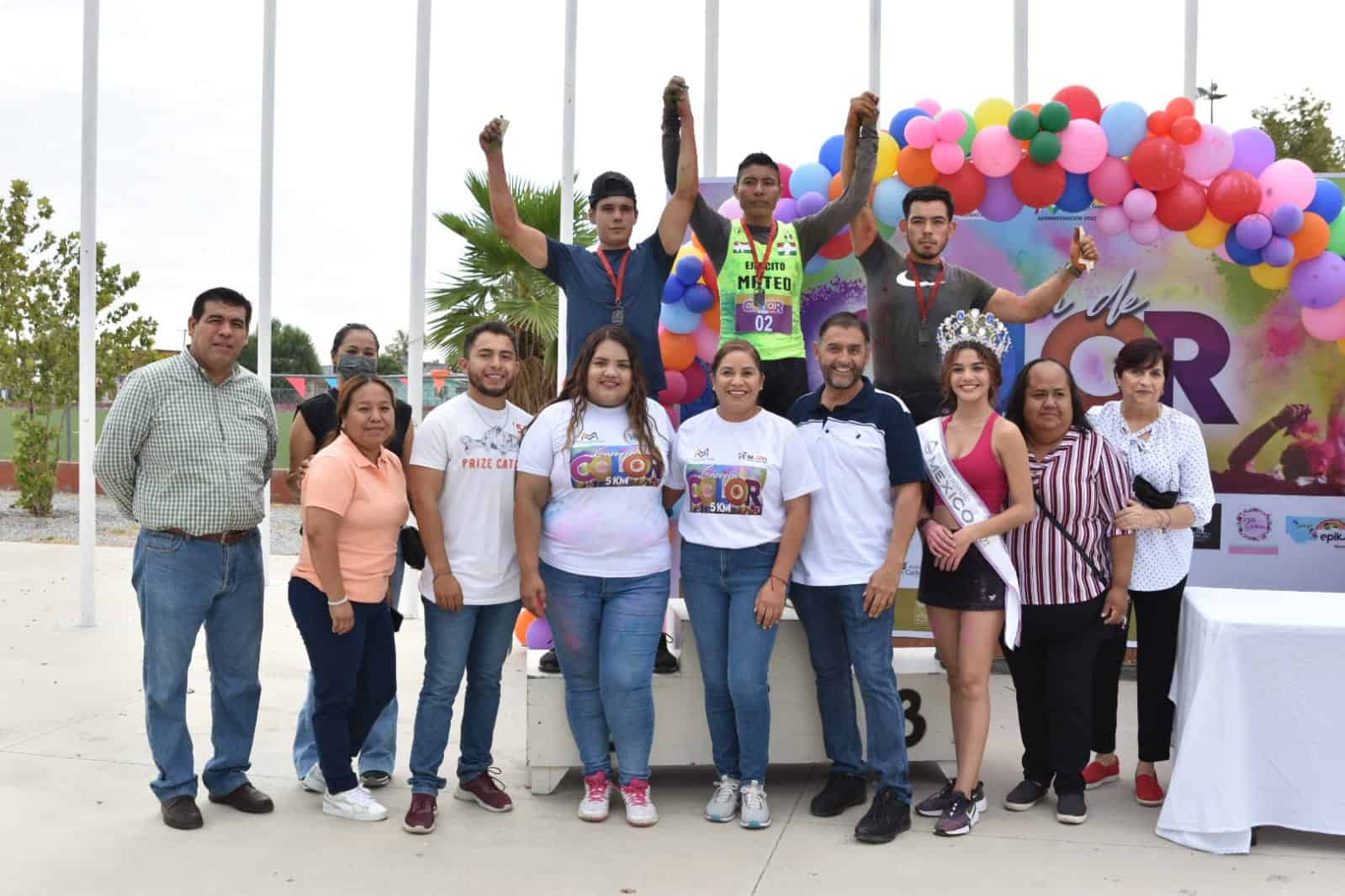 JÓVENES DE MÚZQUIZ VIVIERON CARRERA DE COLOR