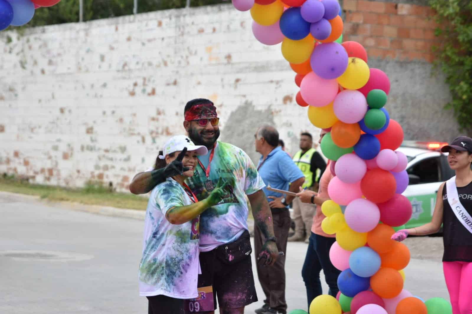 JÓVENES DE MÚZQUIZ VIVIERON CARRERA DE COLOR