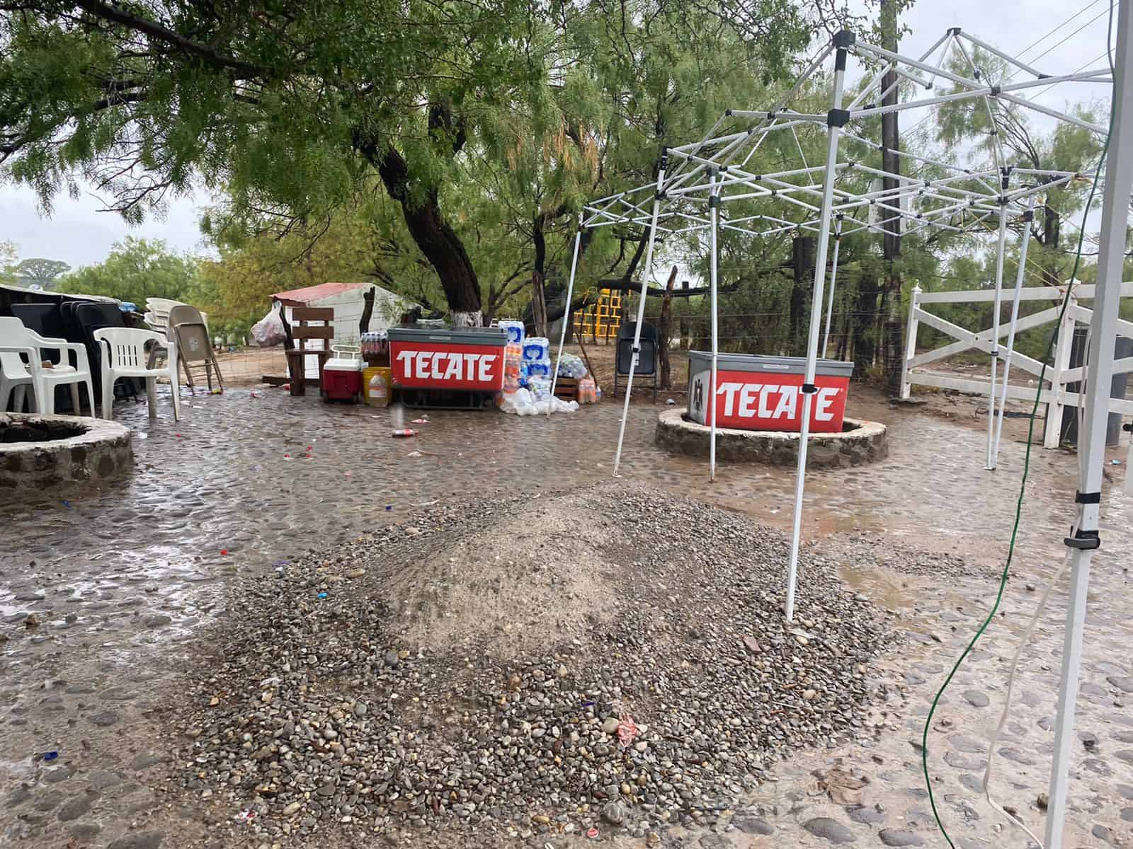 Las condiciones climatológicas retrasan los trabajos de rescate.