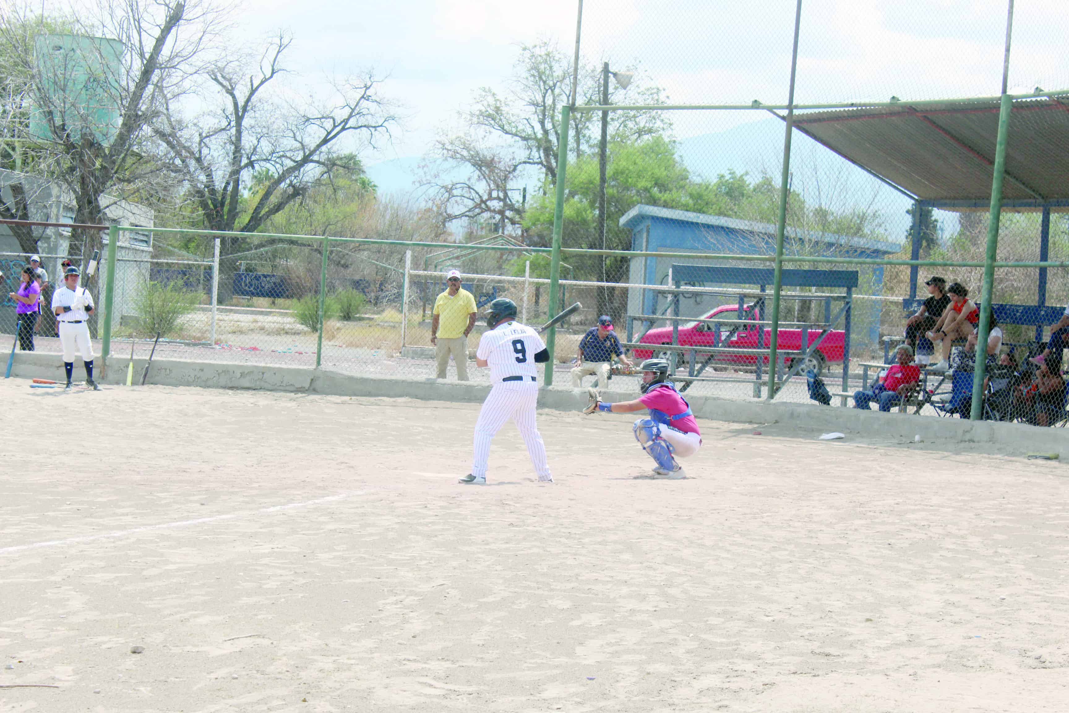 Dividen triunfos Yankees y Leones
