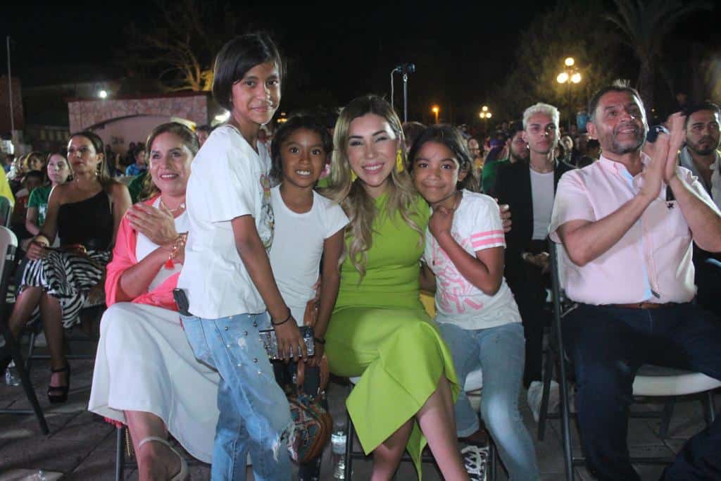 Presenta Múzquiz candidatas a reina