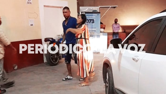 Descuelgan familiares a joven suicida de la Borja