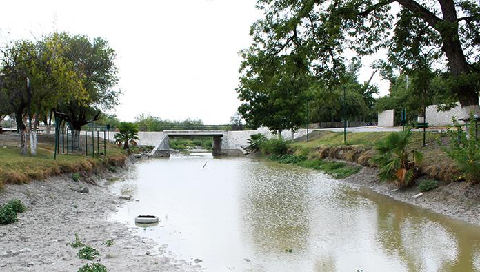 Prevalece desabasto de agua