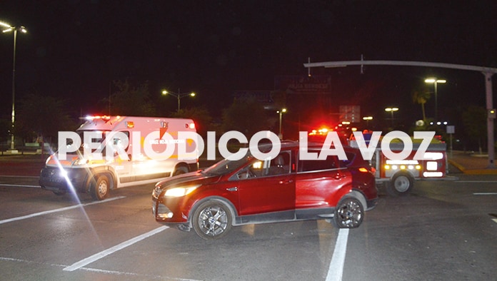 Se embarra moto en el “rallador de queso”