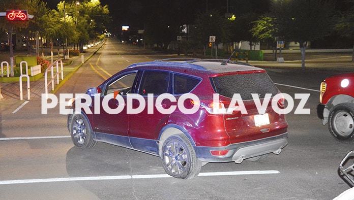 Se embarra moto en el “rallador de queso”