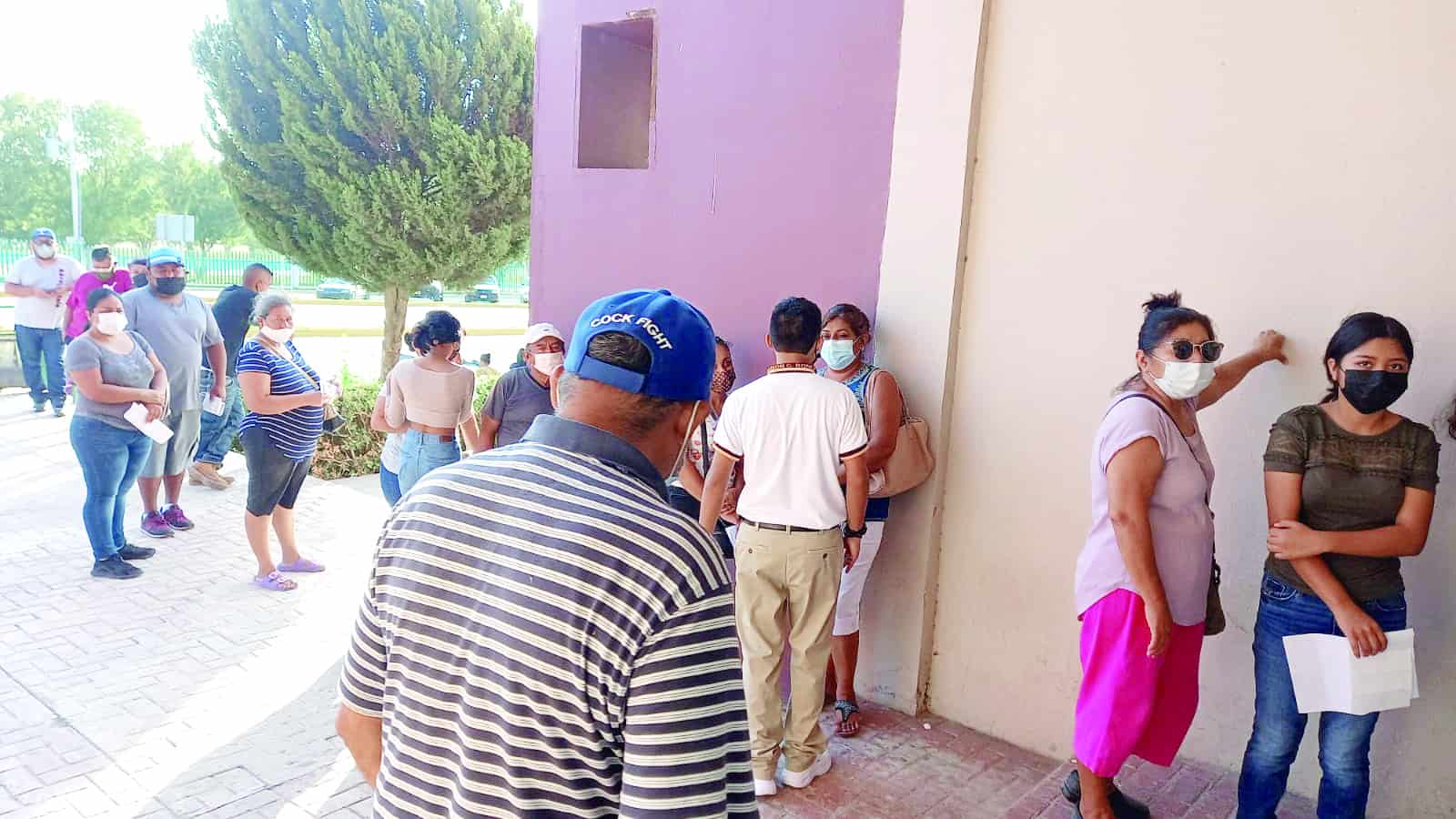 Realizaron fila a las afueras del Hospital General.