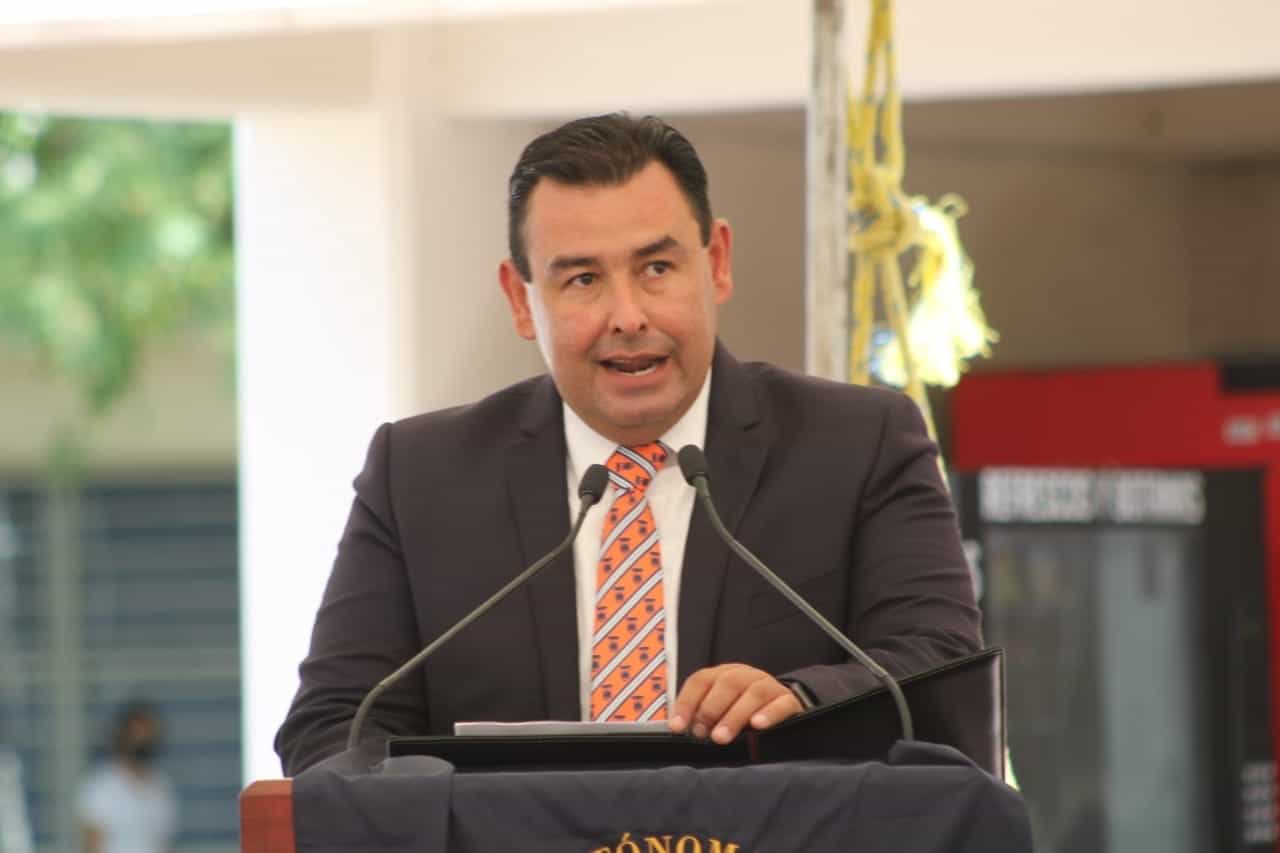 Alfonso Yáñez Arreola director de la Universidad de Jurisprudencia.