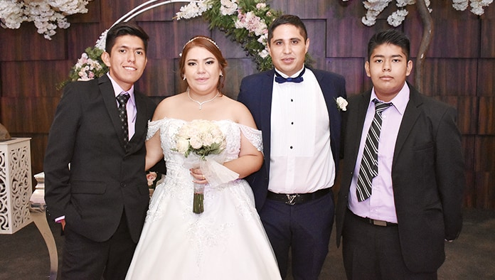 Leydy y Rolando son esposos